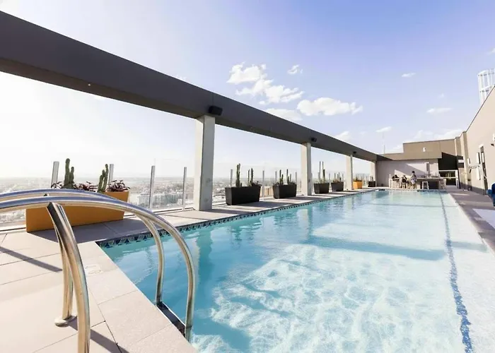 Apartment Boulevard Highrise Stu Sky Pool Parking Gym 44